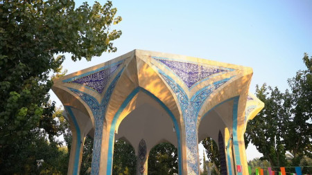 جشن میلاد در کوچه‌های شیراز